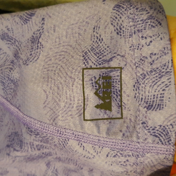 REI Women's V-neck Cap Sleeve Lavender Purple Print Pullover Top sz S - Picture 8 of 8